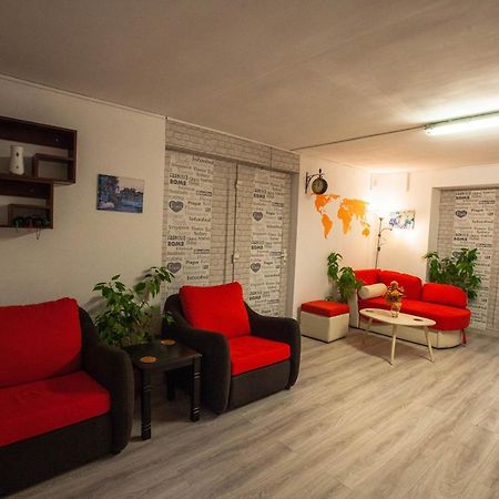 Oradea Central Hostel Экстерьер фото