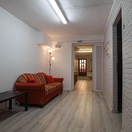 Oradea Central Hostel Экстерьер фото