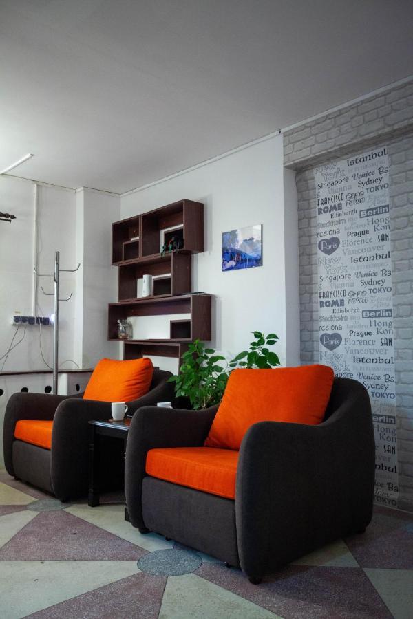Oradea Central Hostel Экстерьер фото