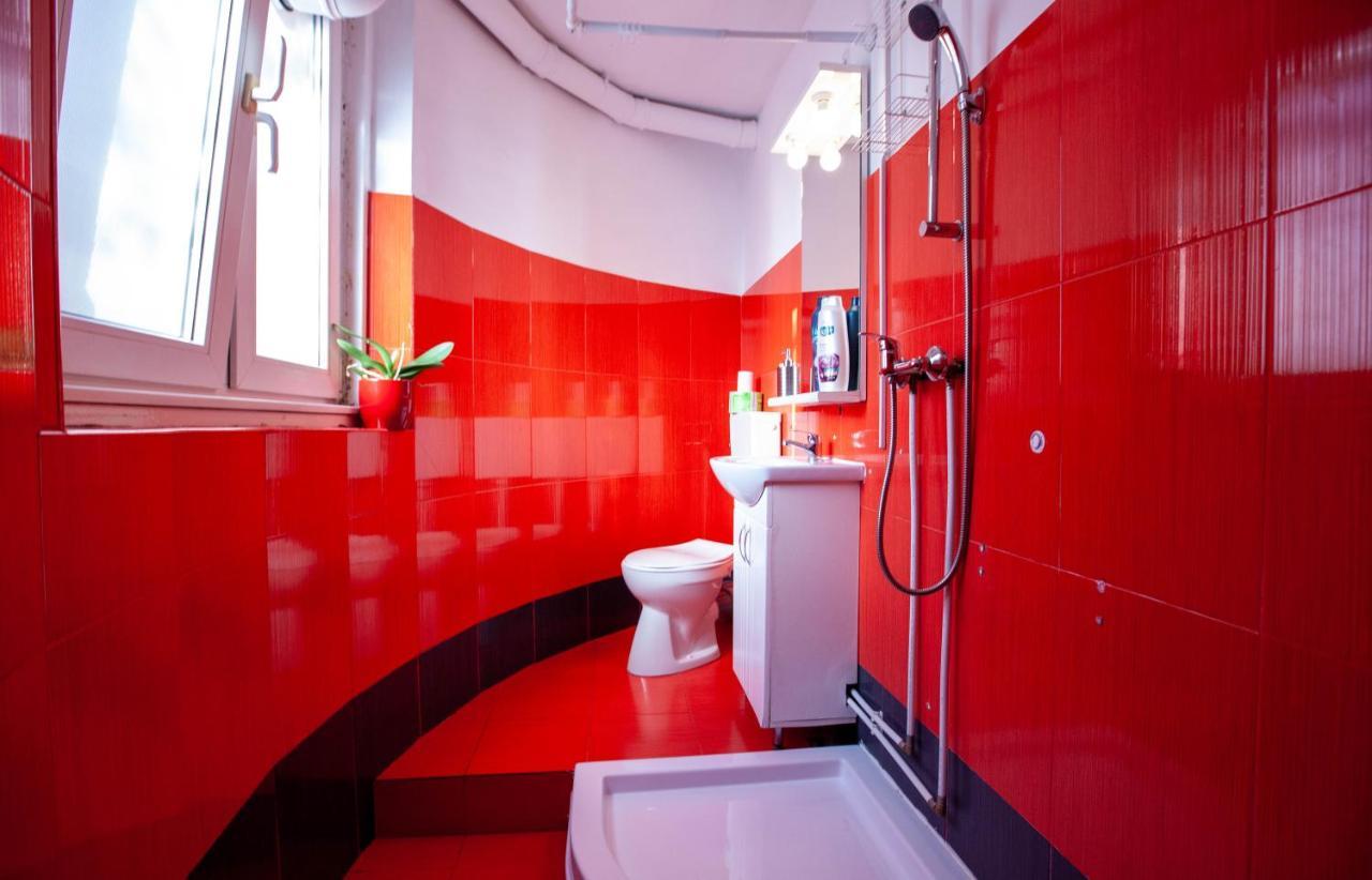 Oradea Central Hostel Экстерьер фото