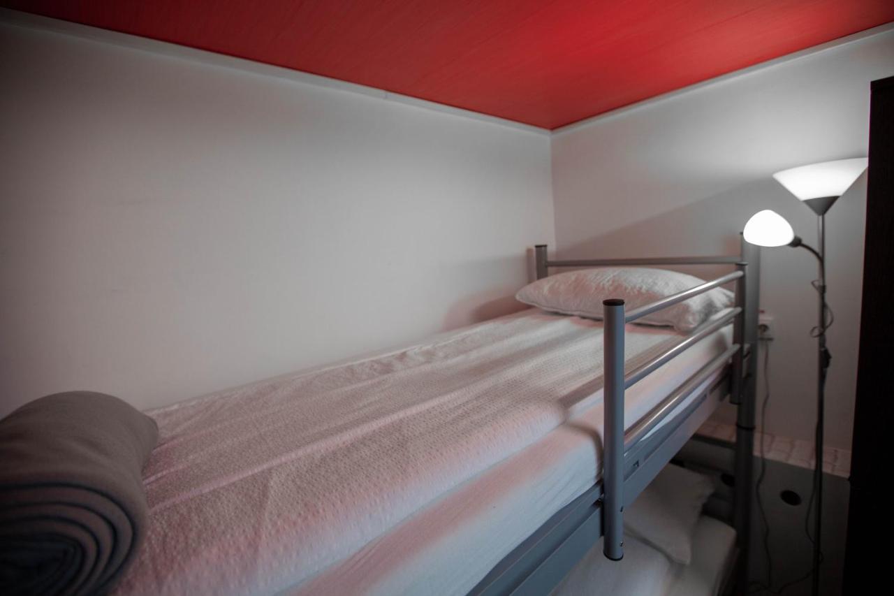 Oradea Central Hostel Экстерьер фото