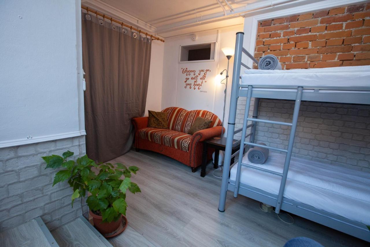 Oradea Central Hostel Экстерьер фото